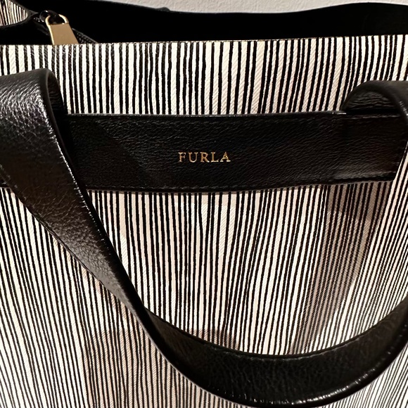 Rare! Furla Divide-it Tote Black and White Striped Medium Sized Shopper Tote Bag - Picture 2 of 13